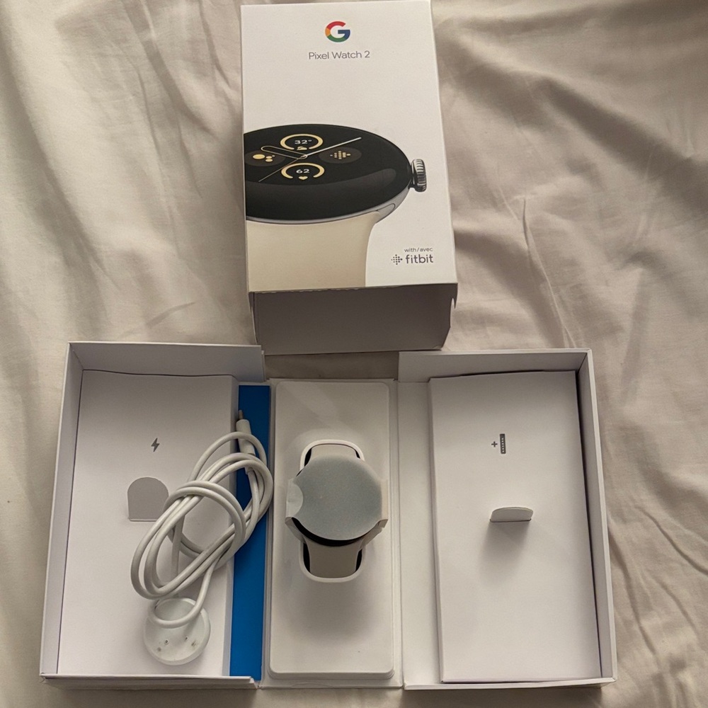 Google Pixel Watch 2 in Silver original box and Accessories